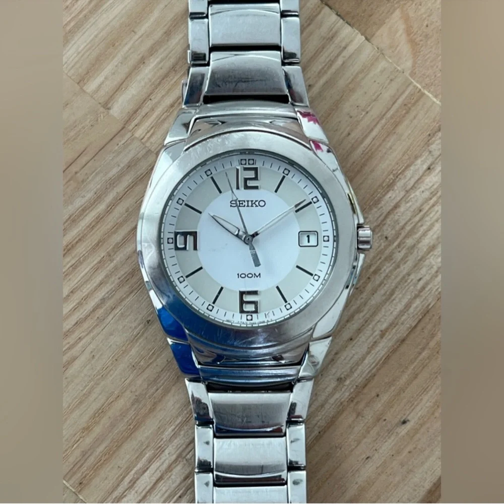 Seiko Luxury Men's Watch Stainless Bracelet Large Round White Dial Date Window